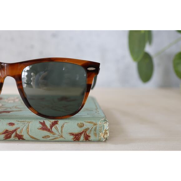 Vintage B&L Ray Ban USA Wayfarer brown tone frame Sunglasses Old Money Preppy - Picture 3 of 12